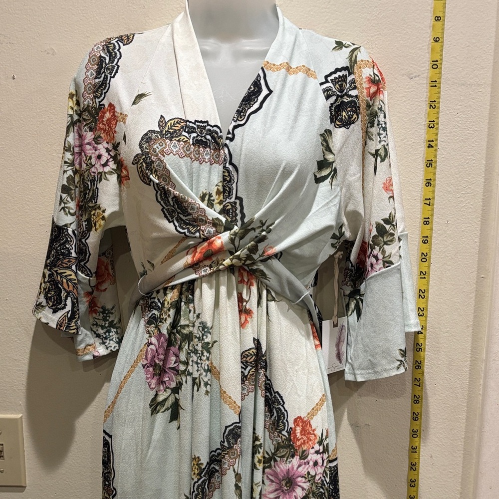 Jessica Simpson Maternity Dress with Feather Tag